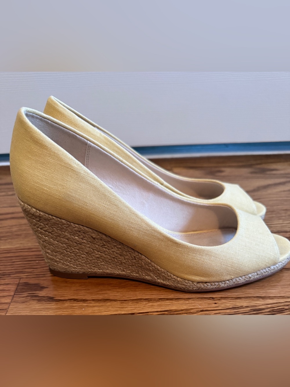 Kelly & Katie Yellow Peep Toe Espadrille Wedge Heels Size 9